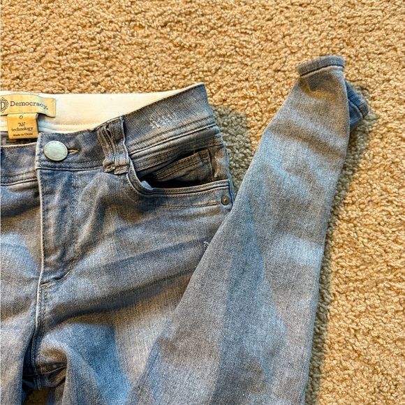 Democracy Jeans - Picture 4 of 6